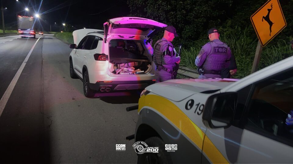 Policial rodoviário federal é detido com 129 iPhones avaliados em R$ 1,5 milhão na Régis Bittencourt