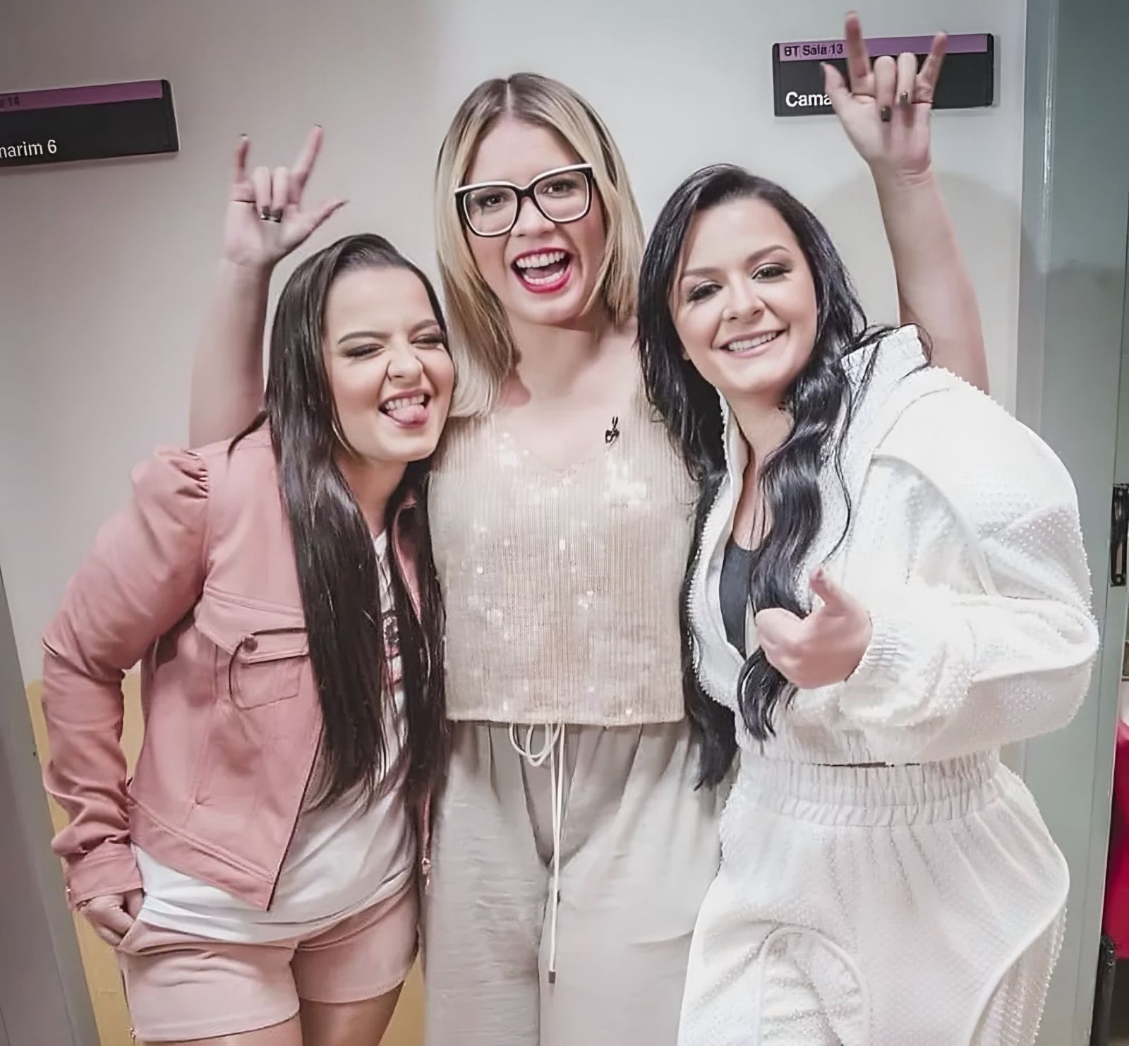 Vidente afirma ter recebido recado de Marília Mendonça sobre gravidez de Maraisa