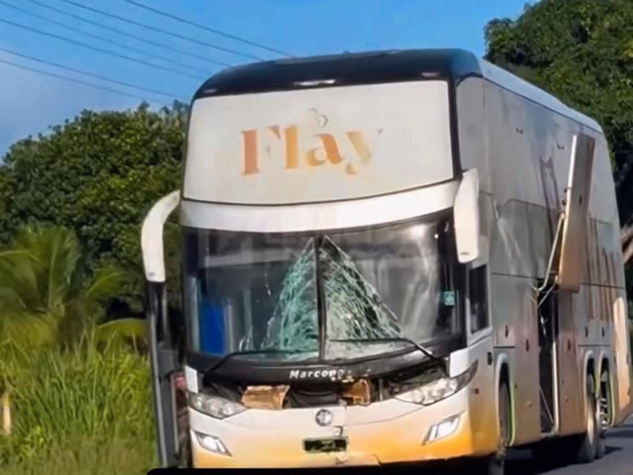 Acidente com ônibus de Flay: veja as imagens do veículo