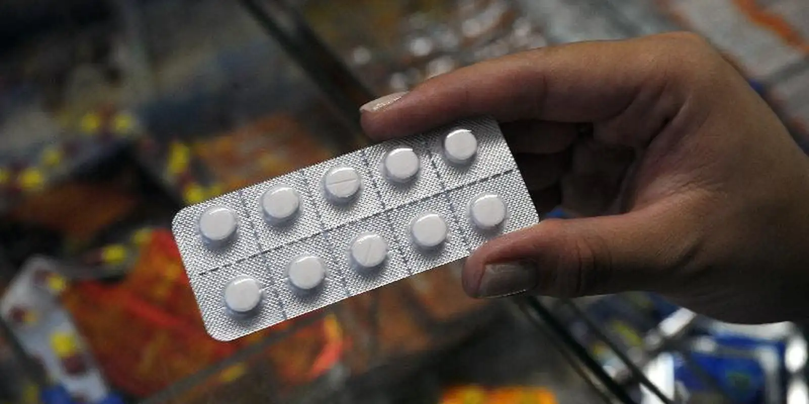 Anvisa determina recolhimento de lote de dipirona por problemas de qualidade