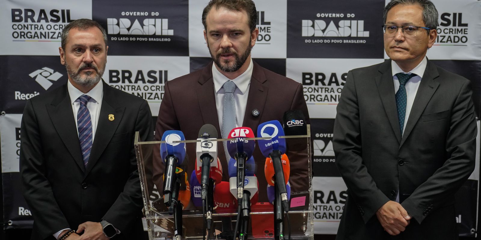 Brasil e Estados Unidos firmam pacto para combater tráfico de armas e drogas