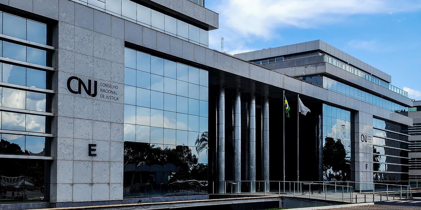 Conselhos da magistratura e do MP validam novos benefícios extras para a categoria