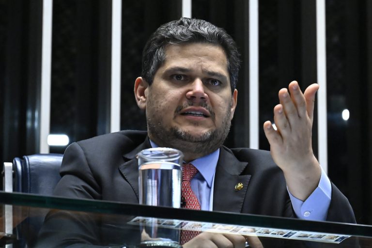 Sessão do Congresso é convocada para analisar veto à redução de penas de condenados pelo 8 de janeiro
