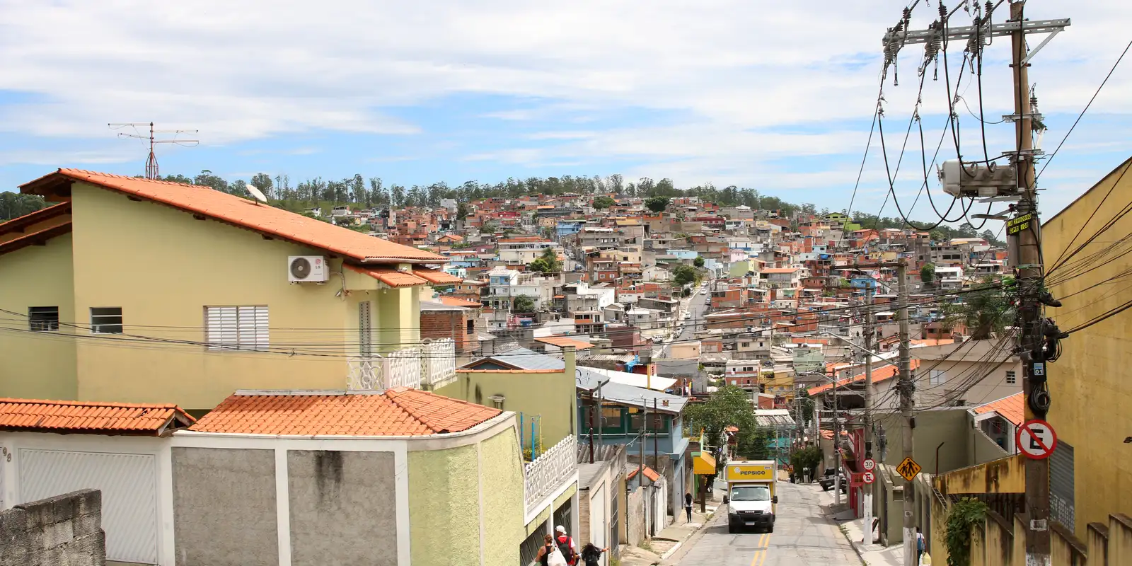 Moradores de Perus, em São Paulo, denunciam fraude em audiência pública