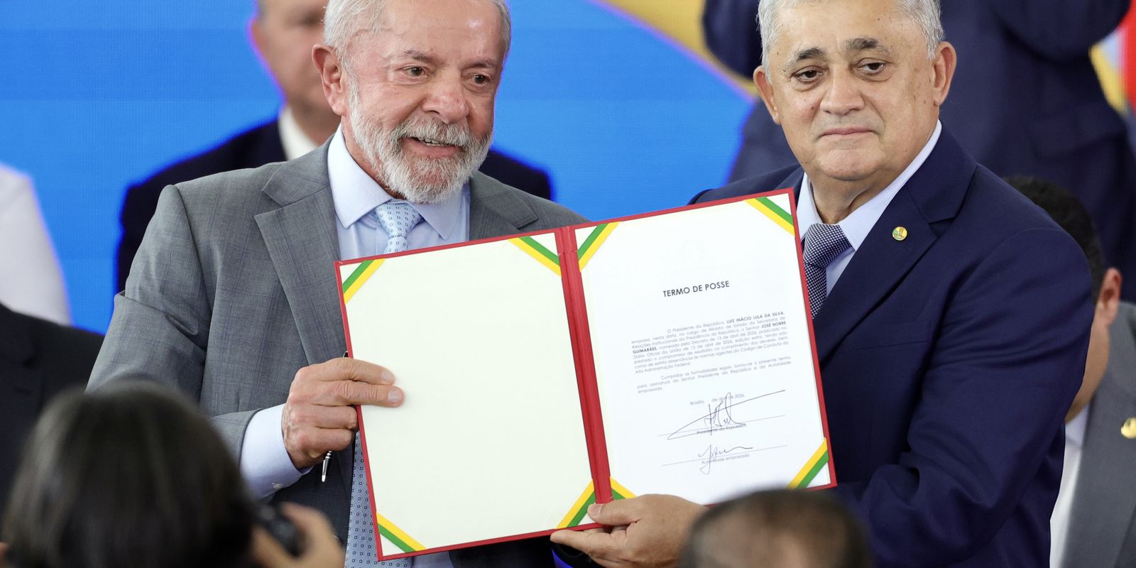 José Guimarães assume pasta ministerial e promete combater o fascismo