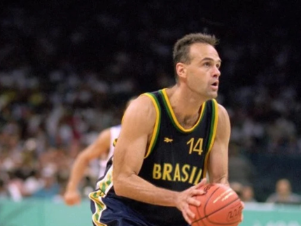 Oscar Schmidt: a 'mão santa' que elevou o basquete brasileiro ao cenário mundial