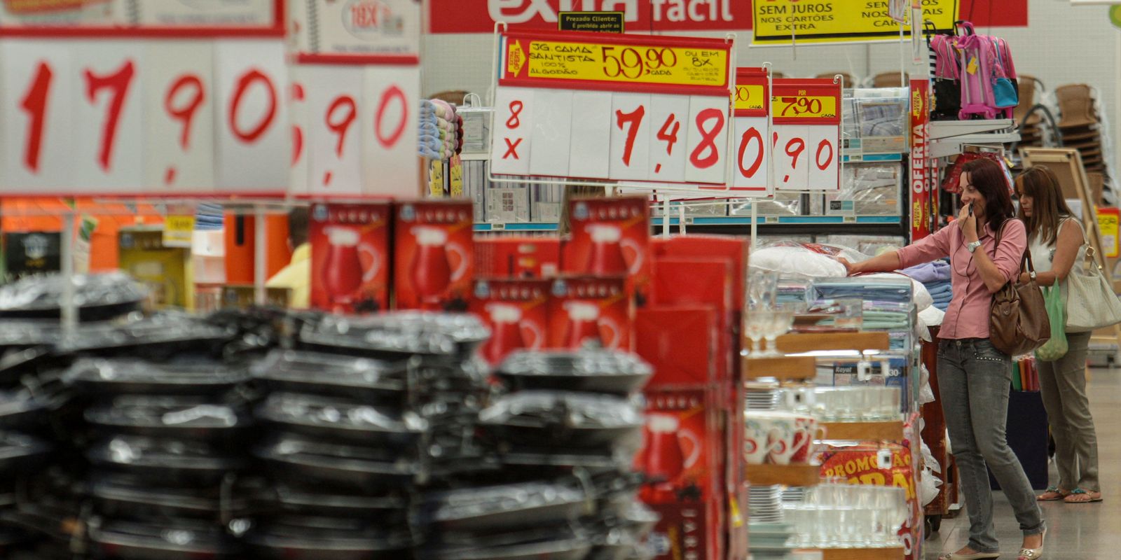 Analistas do mercado financeiro revisam para cima a projeção de inflação para 2024