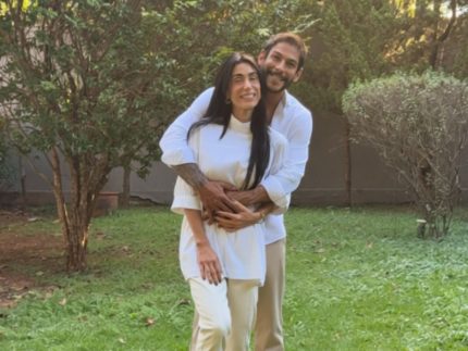 Michelle Barros e Shia Phoenix anunciam que serão pais e celebram novo capítulo