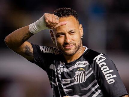 Neymar Jr. se ausenta de treino do Santos por motivo de saúde