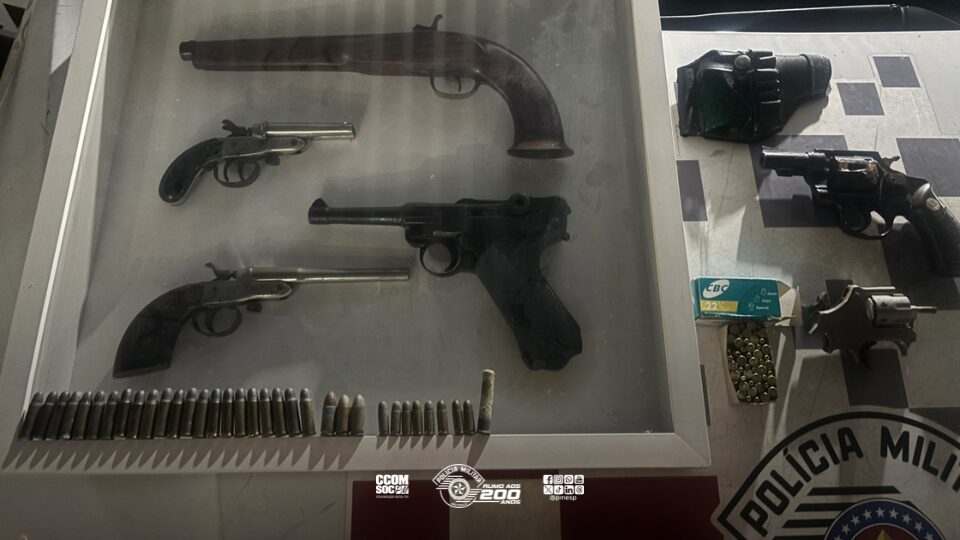 Polícia militar apreende arsenal em ocorrência de violência doméstica na Lapa