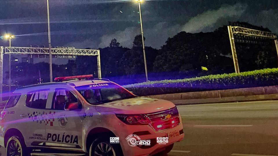 Polícia Militar detém foragida da Justiça e recupera celular no centro de São Paulo