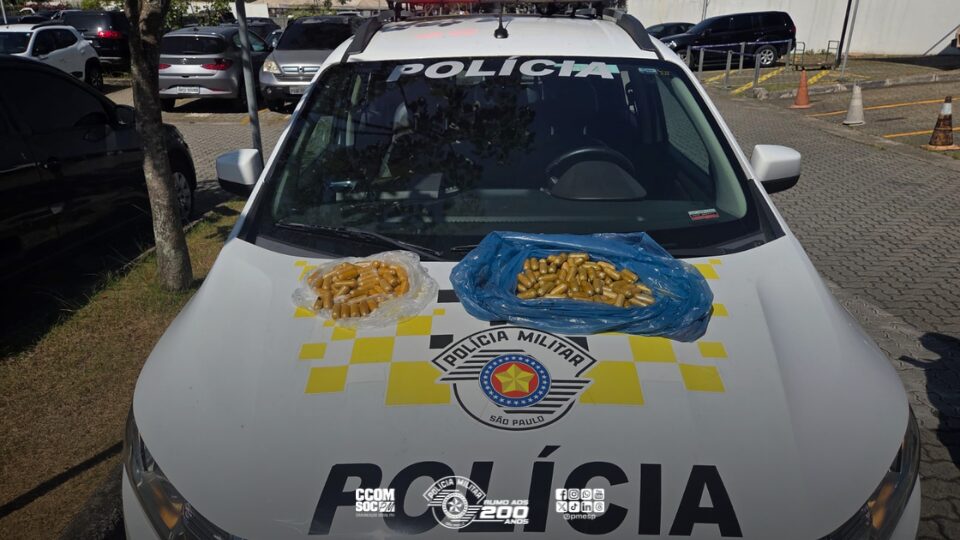 PM prende dupla por tráfico de drogas na Marginal Tietê, em São Paulo