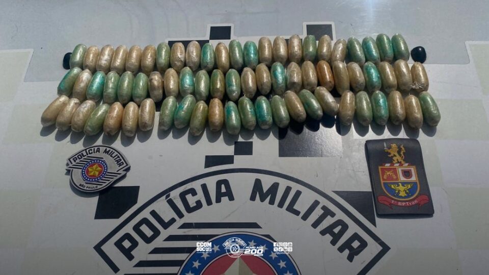 Polícia de trânsito detém dois suspeitos com 161 porções de cocaína em ação na Mooca