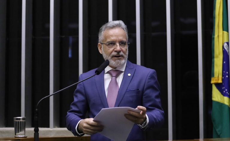 Projeto estabelece limite de 48 horas para reembolso ao consumidor após cancelamento de compra