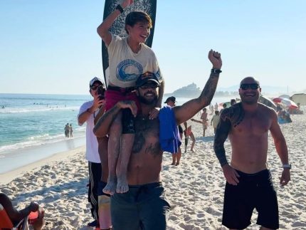 Filho de Scooby e Piovani conquista primeiro título no surfe