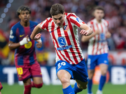 Atlético de Madrid ironiza interesse do Barcelona em Julián Álvarez com proposta fictícia