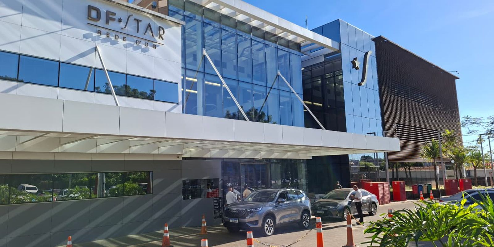 Jair Bolsonaro passa por intervenção cirúrgica no ombro em hospital de Brasília