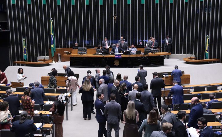 Câmara avalia projeto que centraliza normas de espécies animais e vegetais no Ministério da Agricultura