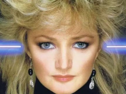 Bonnie Tyler entra em coma induzido após cirurgia de emergência