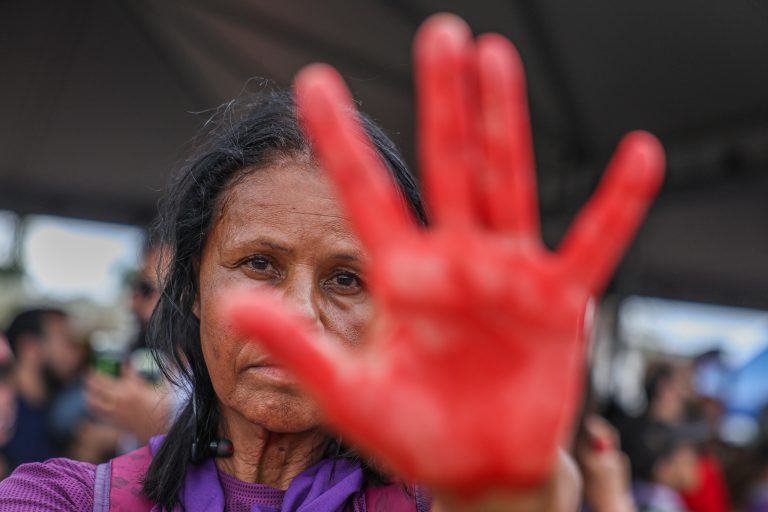 Comissão mista debate o impacto da tecnologia no combate à violência contra a mulher
