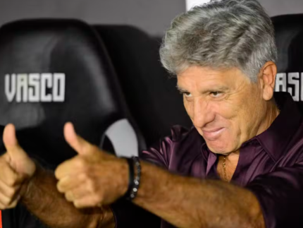 Renato Gaúcho coloca cargo à disposição no Vasco após irritação com torcida