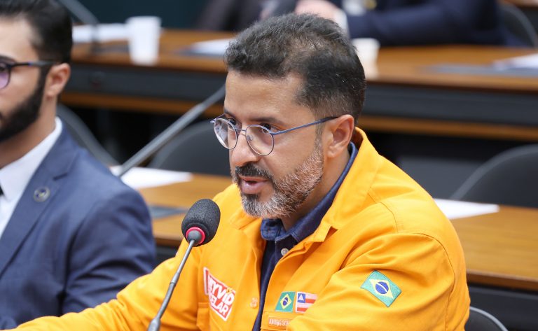 Divergência marca debate sobre medidas do governo para controlar preços dos combustíveis
