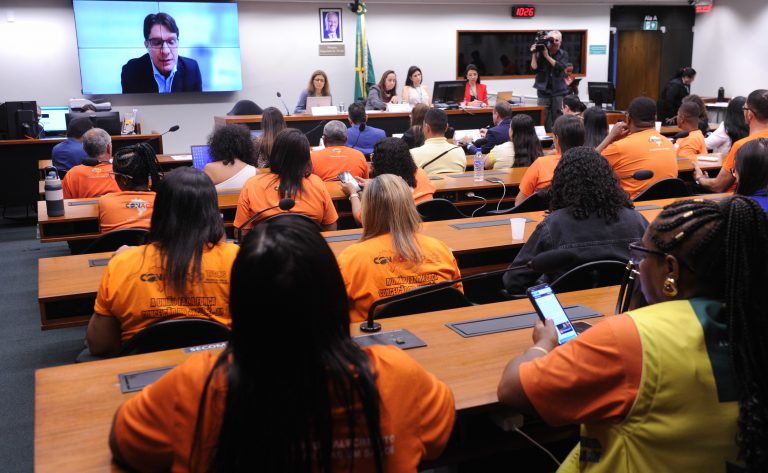 Projeto de prontuário eletrônico do SUS deve se adequar à LGPD, apontam debatedores