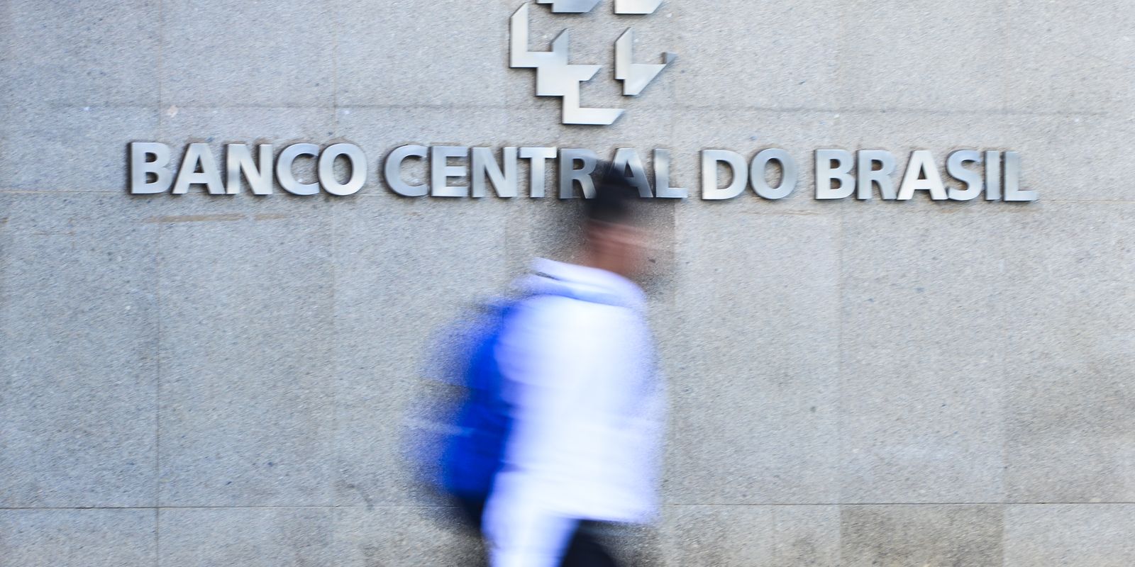 Recursos de clientes do conglomerado Master migraram para grandes bancos, aponta Banco Central