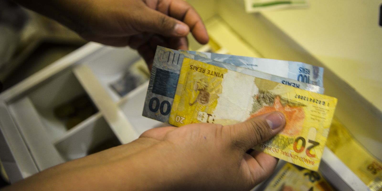 Rendimento médio do trabalhador atinge recorde em 16 estados e no Distrito Federal