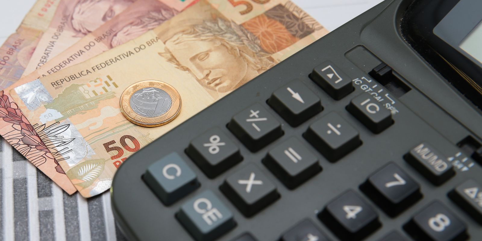 Dívida pública federal ultrapassa R$ 8,7 trilhões em abril, com alta de 1,91%