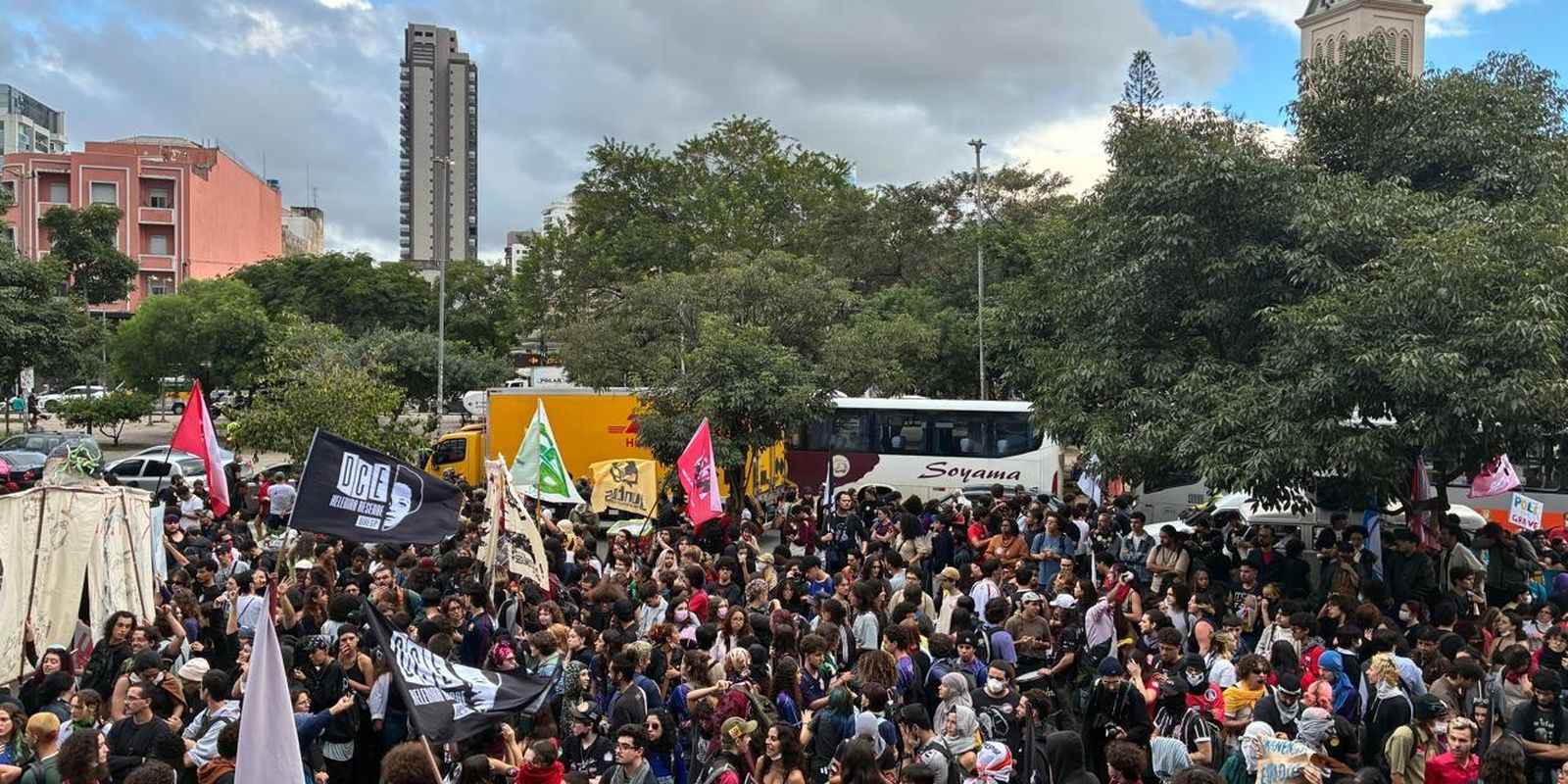 Estudantes protestam em São Paulo contra políticas educacionais