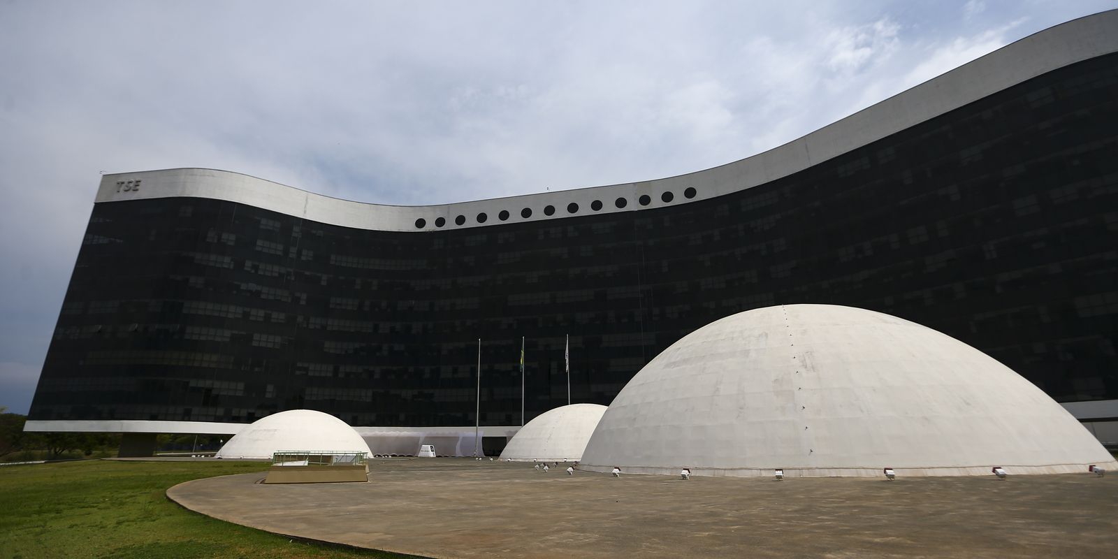 Especialistas alertam para o risco de fake news impulsionadas por IA nas eleições