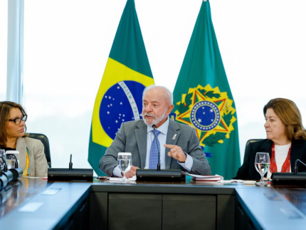 Presidente Lula extingue imposto sobre compras internacionais de até US$ 50