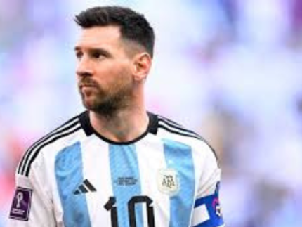 Preocupação na Seleção Argentina: Messi sente dores na coxa antes da Copa do Mundo