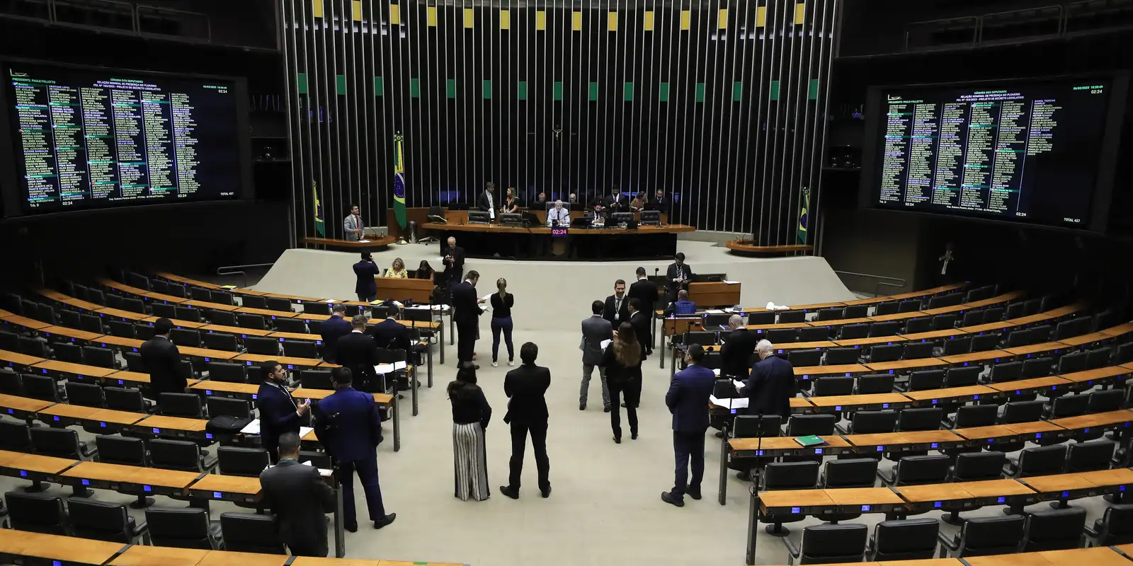 Minirreforma eleitoral limita e parcela multas a partidos políticos