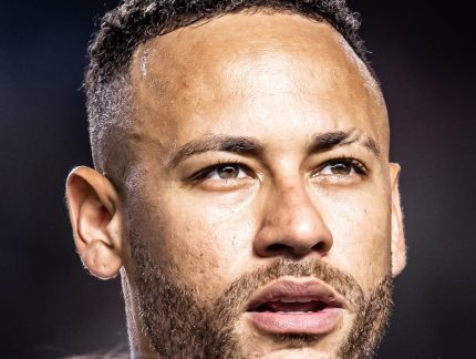 Neymar gera apreensão na Seleção Brasileira com lesão muscular às vésperas da Copa