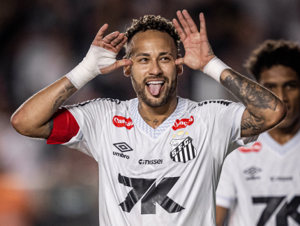 Divergência médica sobre lesão de Neymar gera preocupação na Seleção Brasileira às vésperas da Copa do Mundo