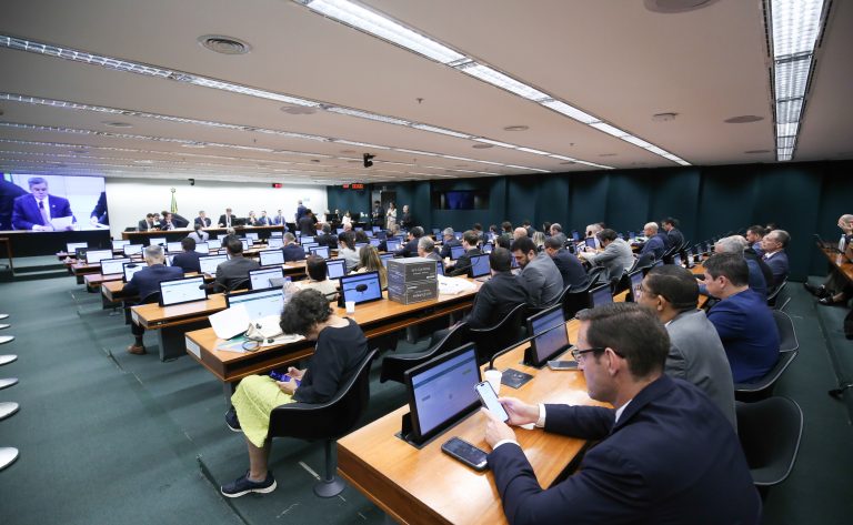 Consultoria de Orçamento aponta desafios para estabilização da dívida pública com a LDO 2027