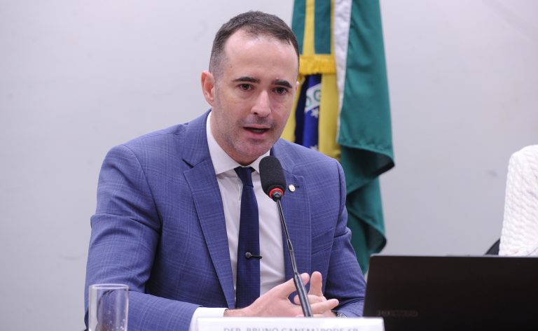Novas diretrizes para fundos de previdência de servidores públicos geram debate na Câmara