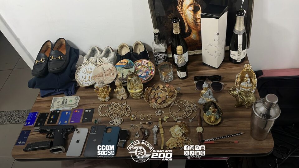 Polícia Militar apreende armas, munições e objetos suspeitos na zona sul da Capital
