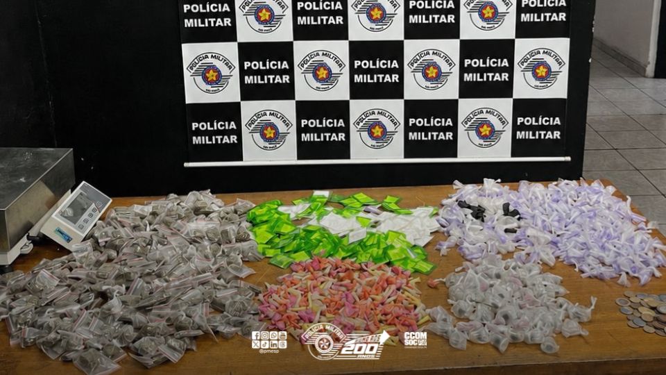 Polícia Militar apreende mais de 2,3 kg de drogas em Suzano