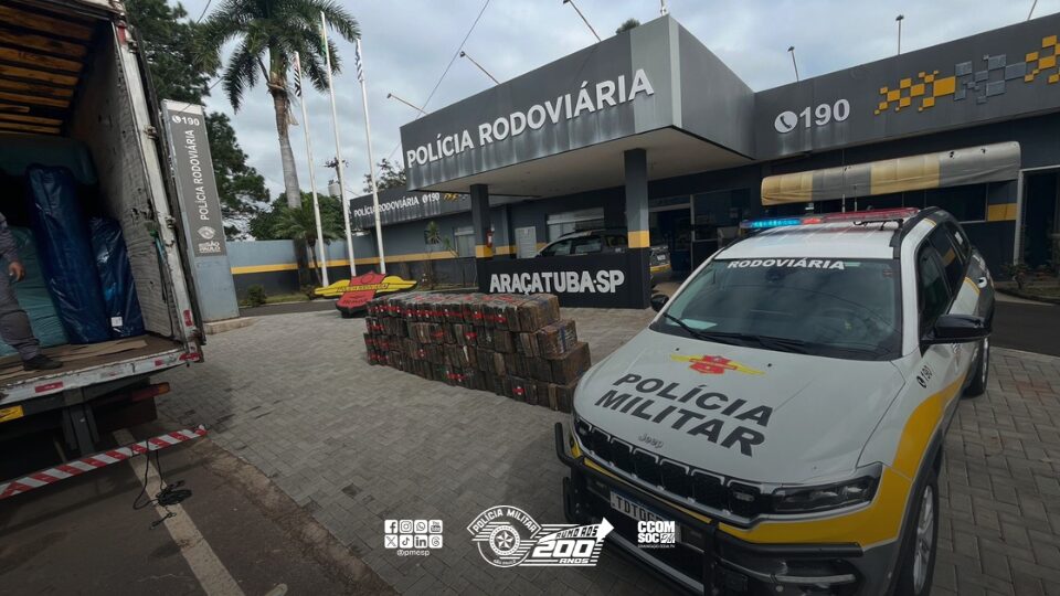 Polícia Rodoviária apreende quase 2 toneladas de maconha em carga de colchões em Penápolis