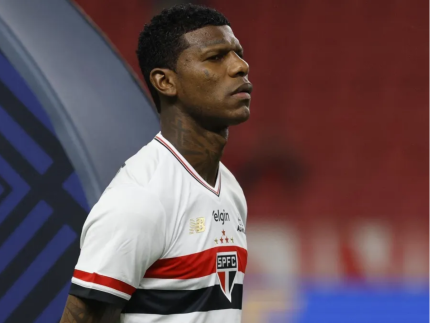 Dorival Júnior ratifica afastamento de Arboleda do elenco do São Paulo