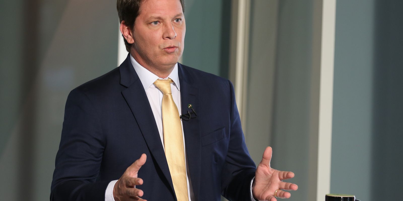 STF falha em notificar Mário Frias sobre produção de filme de Bolsonaro