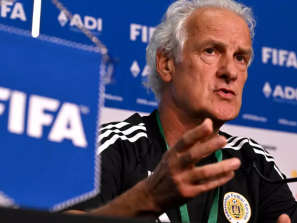 Técnico de Curaçao renuncia um mês antes da Copa do Mundo após conflitos internos