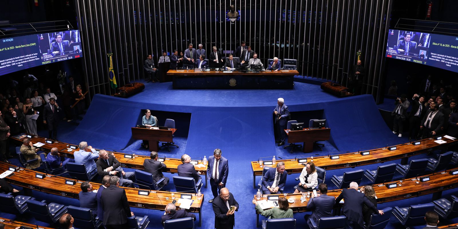 Davi Alcolumbre retém avanço da PEC do fim da 6x1 no Senado