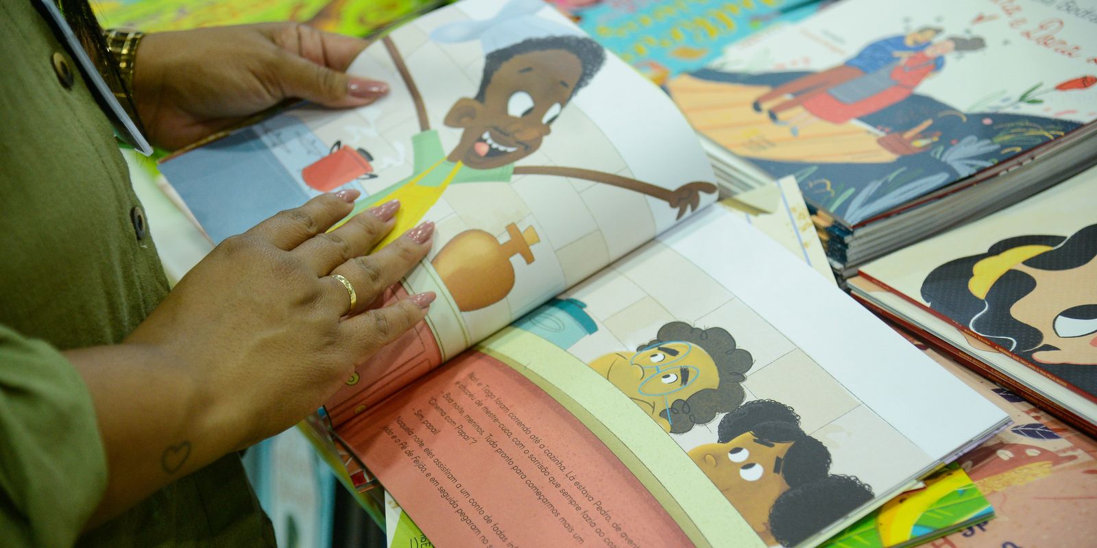Bienal nas Escolas adota clima de Copa para impulsionar a leitura no Rio de Janeiro