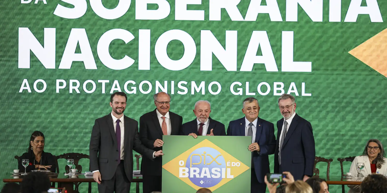 Dario Durigan reitera defesa da soberania nacional e do Pix em prol do desenvolvimento