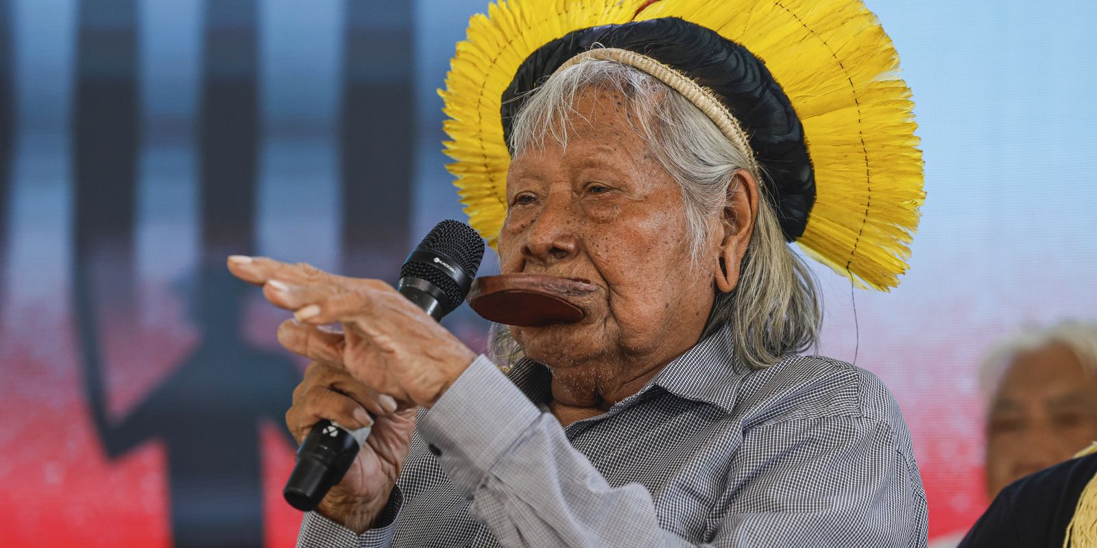 Cacique Raoni é internado em estado grave no Mato Grosso