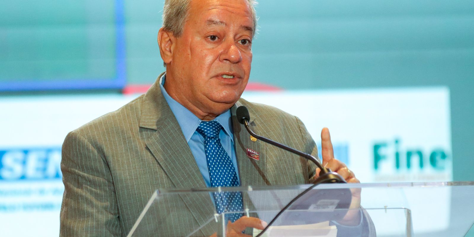 Tarifa de 25% dos EUA sobre produtos brasileiros preocupa CNI e ameaça exportações